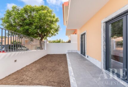 Villa 3-bedroom for sale in Alto dos Gaios, Cascais, Lisbon