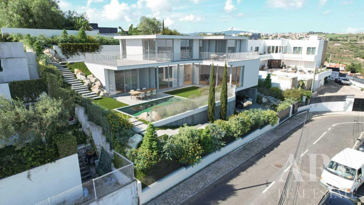 Villa 4-bedroom for sale in Alto do Lagoal, Oeiras, Greater Lisbon • ARE37864