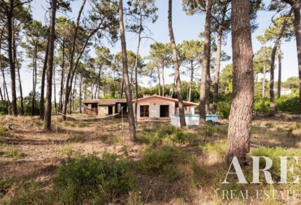 Villa 3-bedroom for sale in Aroeira, Almada, Setubal