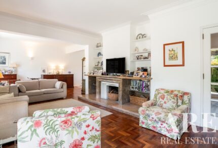 Villa 4-bedroom for sale in Bairro do Rosário, Cascais, Lisbon