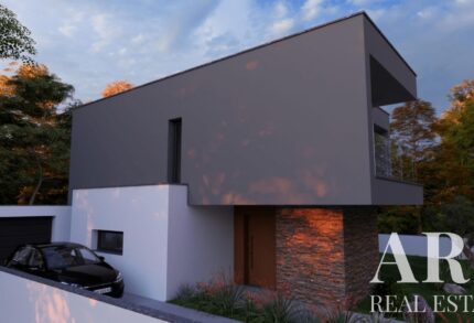 Villa 3-bedroom for sale in Aroeira, Almada, Setubal