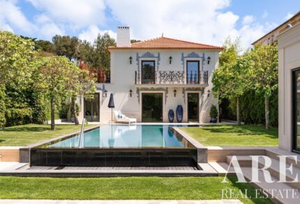 Luxury Villa 3-bedroom for sale in Centro Cascais, Cascais, Lisbon