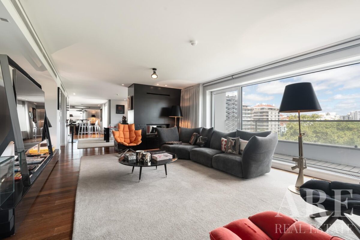 Luxury Apartment 6-bedroom for sale in Edifico Campo Pequeno, Avenidas Novas, Lisbon &bull; ARE37924