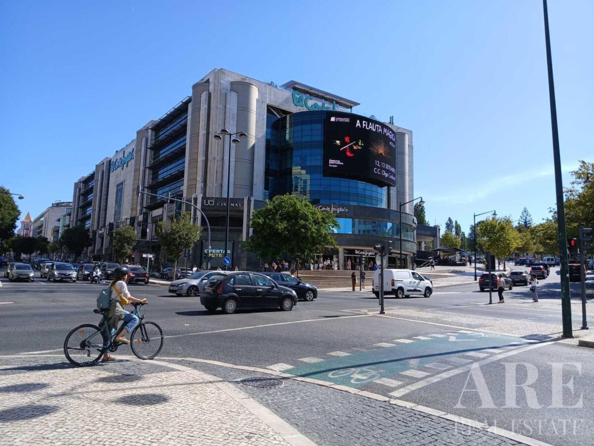 Apartment 3-bedroom for sale in Outubro 77, Avenidas Novas, Lisbon &bull; ARE38050