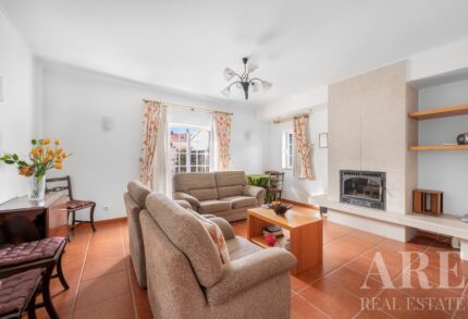 Villa 3-bedroom for sale in Aroeira, Almada, Setubal