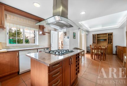 Villa 3-bedroom for sale in Aroeira, Almada, Setubal
