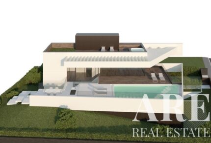 Luxury Villa 5-bedroom for sale in Golden Triangle, Algarve