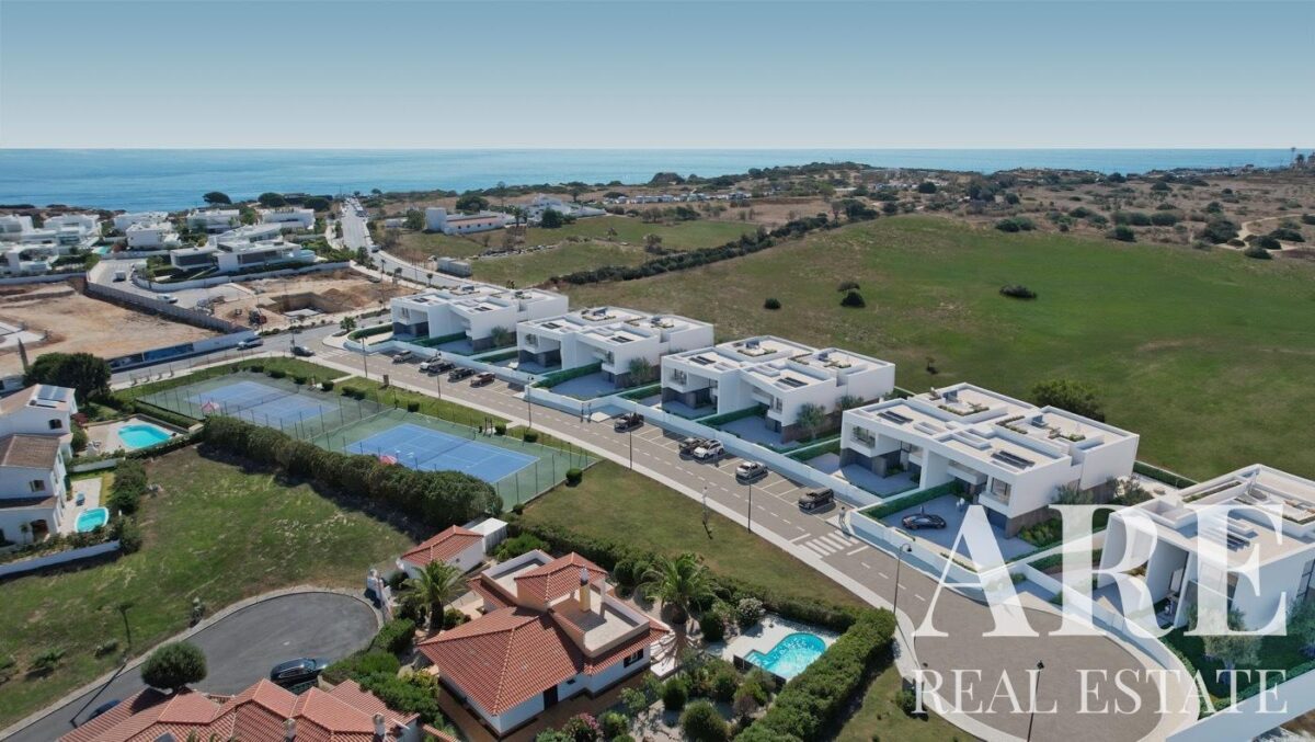 Villa 4-bedroom for sale in Light Houses, Lagos, Algarve &bull; ARE250016