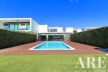 Villa 4-bedroom for sale in Vilamoura, Algarve