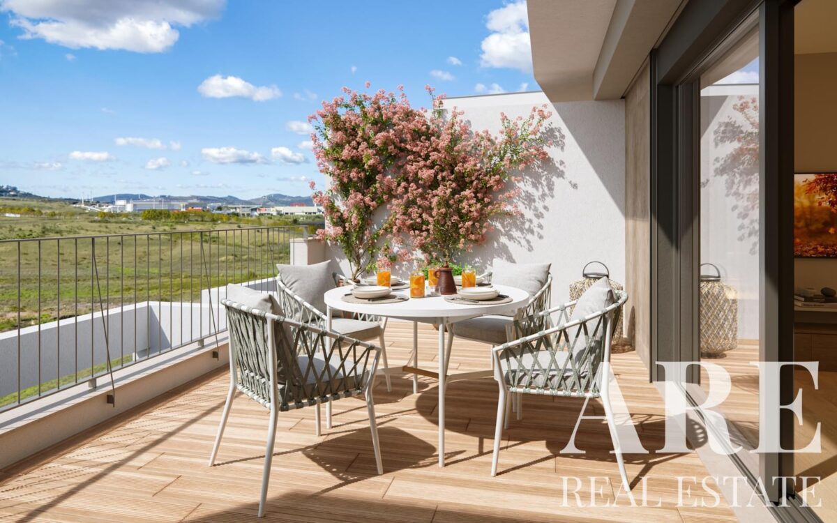Top Floor Apartment 3-bedroom for sale in Élou Jardins, Loures, Lisbon &bull; ARE38743