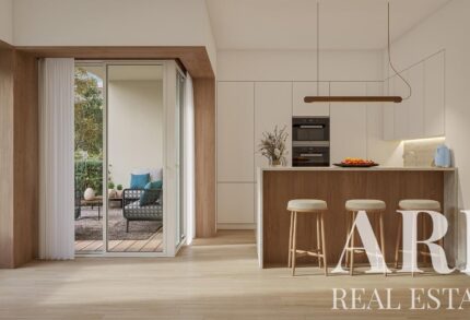 Apartment 2-bedroom for sale in Cristino 1932, Saldanha, Lisbon