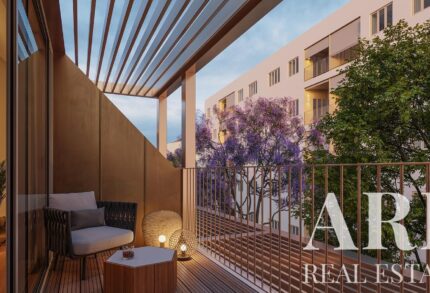 Apartment 2-bedroom for sale in Cristino 1932, Saldanha, Lisbon