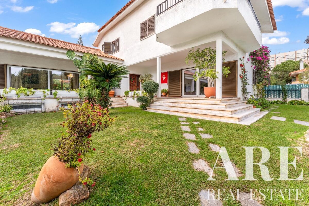 Villa 4-bedroom for sale in Nova Oeiras, Oeiras, Greater Lisbon • ARE39197