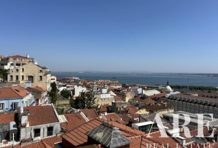 Apartment 2-bedroom for sale in Chiado, Lisbon