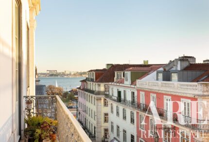Apartment 2-bedroom for sale in Chiado, Lisbon