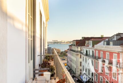 Apartment 2-bedroom for sale in Chiado, Lisbon