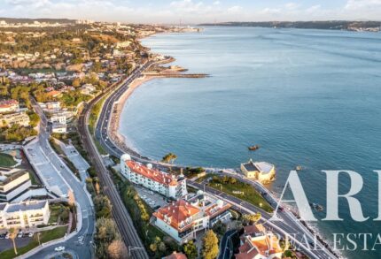 Apartment 4-bedroom for sale in Paço de Arcos, Oeiras, Lisboa