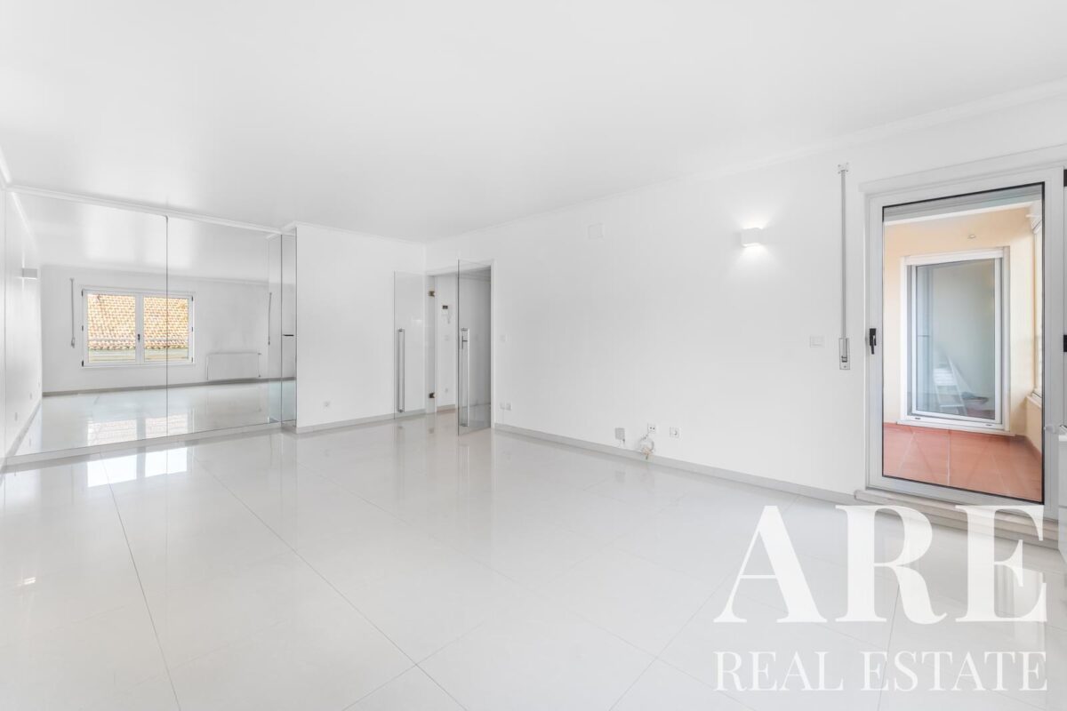 Apartment 2-bedroom for sale in Avenida da Liberdade, Lisbon • ARE39404
