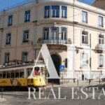 Apartment 5-bedroom for sale in Estrela, Lisboa - gallery image