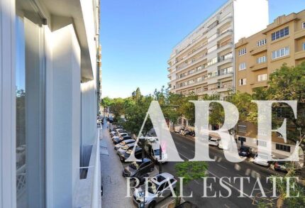 Apartment 4-bedroom for sale in Rua Castilho, Lisboa