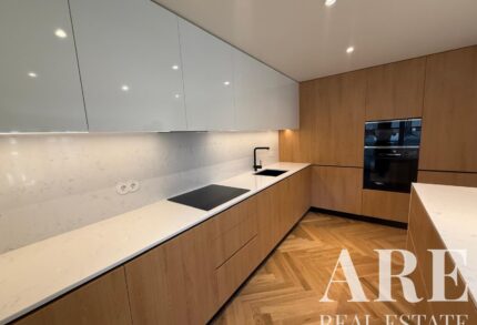 Apartment 5-bedroom for sale in Avenidas Novas, Lisboa