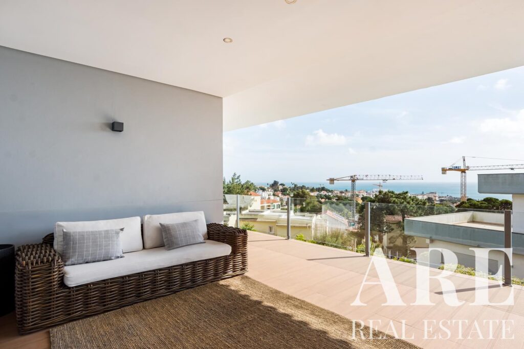 Villa 5-bedroom for sale in Estoril, Cascais, Greater Lisbon &bull; ARE37350