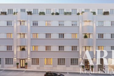 Apartment 2-bedroom for sale in Cristino 1932, Saldanha, Lisboa