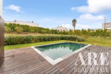 Villa 4-bedroom for sale in Oeiras Golf Residence, Oeiras, Lisbon