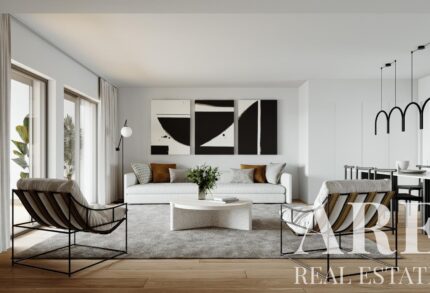 Apartment 4-bedroom for sale in Loures, Lisbon