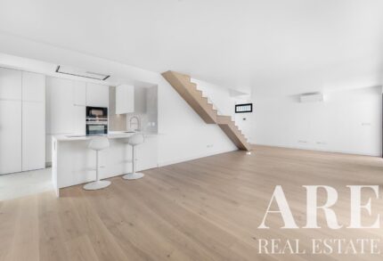 Apartment 3-bedroom for sale in Monte Estoril, Cascais, Greater Lisbon &bull; ARE39610