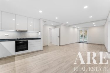 Apartment 2-bedroom for sale in Rua Dra Iracy Doyle 9, Centro Cascais, Cascais, Greater Lisbon &bull; ARE39650