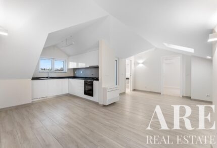 Apartment 1-bedroom for sale in Rua Dra Iracy Doyle 9, Centro Cascais, Cascais, Greater Lisbon &bull; ARE39654