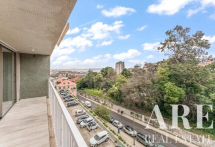 Apartment 3-bedroom for sale in Amoreiras, Lisbon &bull; ARE39707