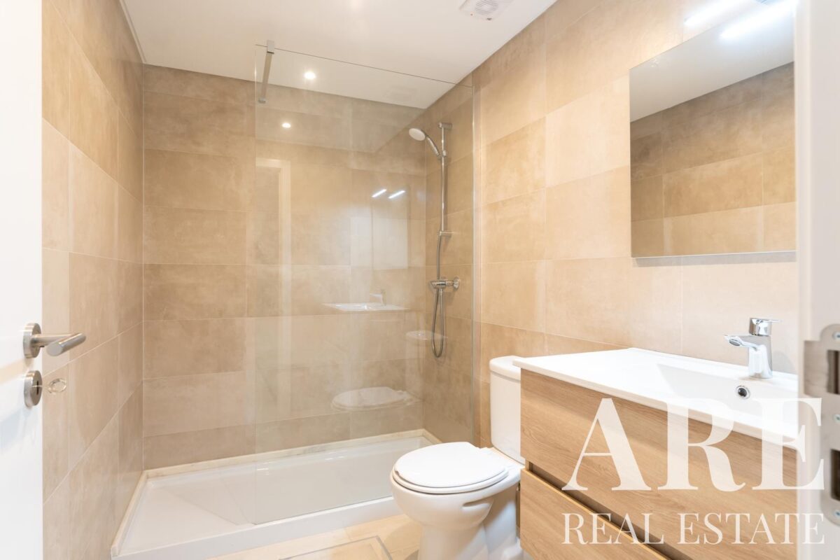 Villa 3-bedroom for sale in Leceia, Oeiras, Greater Lisbon &bull; ARE39871