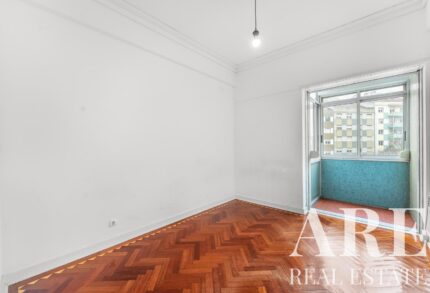 Apartment 2-bedroom for sale in Benfica, Lisbon &bull; ARE39786