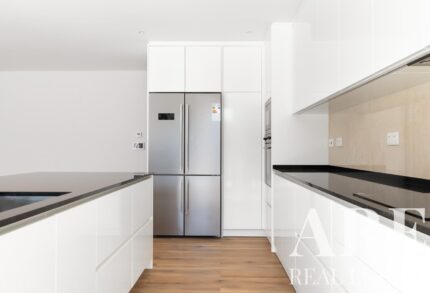 Villa 3-bedroom for sale in Leceia, Oeiras, Greater Lisbon &bull; ARE39961