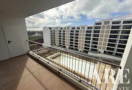 Apartment 4-bedroom for sale in Loures, Greater Lisbon &bull; ARE40130