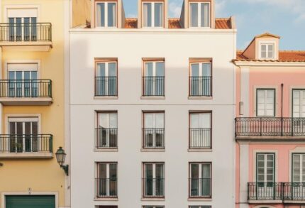 Apartment 2-bedroom for sale in Valle 14, Santa Engrácia, Lisbon &bull; ARE39279