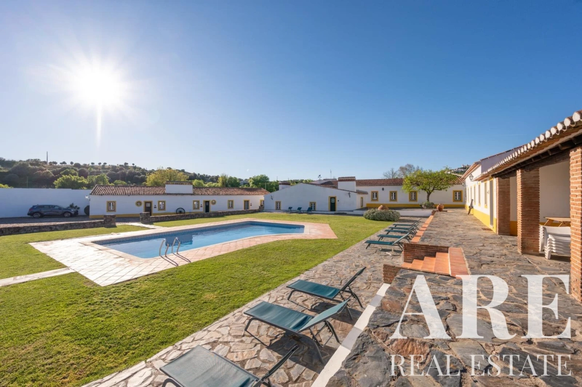 Farmhouse 8-bedroom for sale in Cabeço de Vide, Fronteira, Portalegre • ARE40170