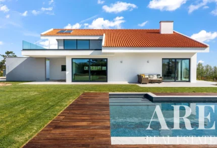 Villa 4-bedroom for sale in Almoçageme, Sintra, Greater Lisbon &bull; ARE40165
