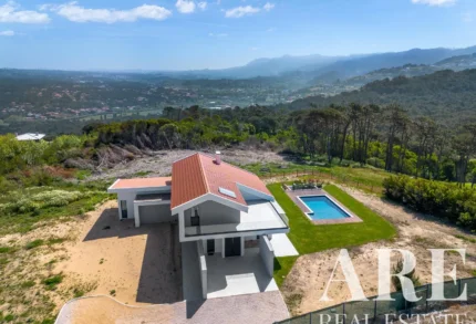 Villa 4-bedroom for sale in Almoçageme, Sintra, Greater Lisbon &bull; ARE40165