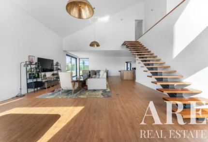 Villa 4-bedroom for sale in Almoçageme, Sintra, Greater Lisbon &bull; ARE40165