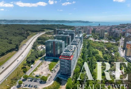 Apartment 4-bedroom for sale in Miraflores, Oeiras, Greater Lisbon &bull; ARE40192