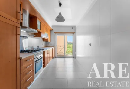 Apartment 2-bedroom for sale in Cascais, Greater Lisbon &bull; ARE40270