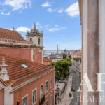 Apartment 3-bedroom for sale in Santos, Lisbon &bull; ARE40197 - gallery image