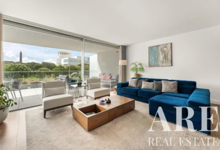 Apartment 3-bedroom for sale in Parque dos Poetas, Oeiras, Greater Lisbon &bull; ARE40244
