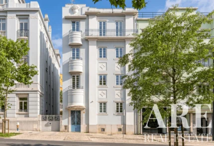Apartment 2-bedroom for sale in Gulbenkian, Lisbon &bull; ARE40260
