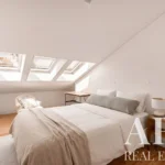 Duplex Apartment 2-bedroom for sale in Gulbenkian, Lisbon &bull; ARE40260 - gallery image