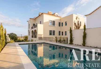 Apartment 3-bedroom for sale in Galardi, Monte Estoril, Cascais, Greater Lisbon &bull; ARE33217