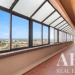 Top Floor Apartment 5-bedroom for sale in Quinta das Palmeiras, Oeiras, Greater Lisbon &bull; ARE40167 - gallery image